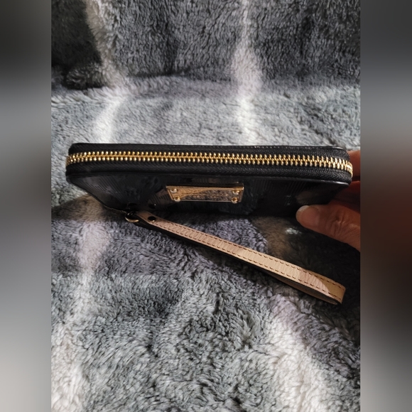 Michael Kors Black Shiny Wallet - Picture 4 of 11